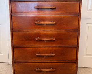 CHEST OF DRAWERS