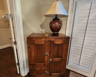 Reproduction Ice Box