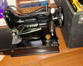 singer model 15-91 with tools case