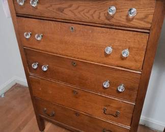 oak chest of drawers