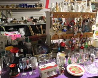 CHRISTMAS, ORNAMENTS
