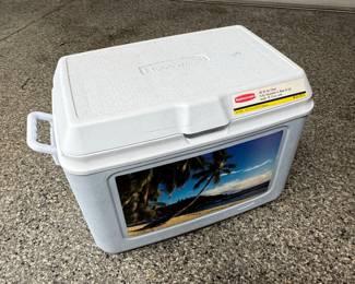 Rubbermaid 48-Quart Tropical Scene Ice Chest