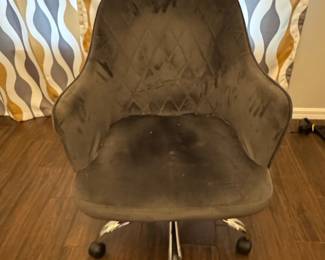 Diamond-Tufted Velvet Office Chair