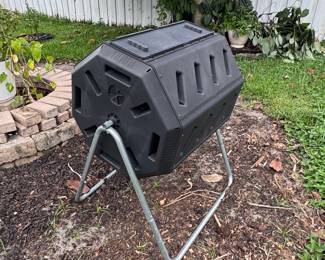 FCMP Outdoor 37-Gallon Dual-Chamber Tumbling Composter