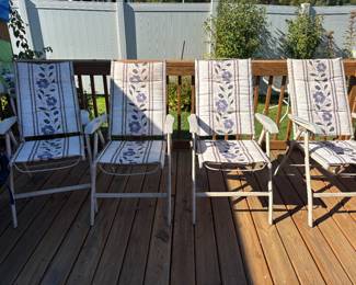 Outdoor folding chairs