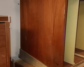 side view of CSS mounting hardware