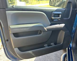 Chevrolet Silverado Regular Cab Pickup Truck third image