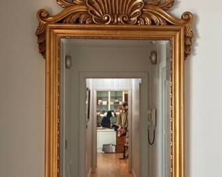 Giltwood ShellCrested Wall Mirror