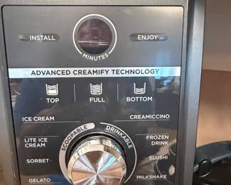Ninja CREAMi Deluxe in Ice Cream and Frozen Treat Maker second image