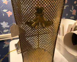 this large mesh umbrella stand will be greatly reduced, it’s from the last sale here at the same house