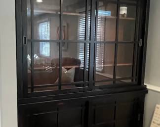 Hutch/Cabinet 