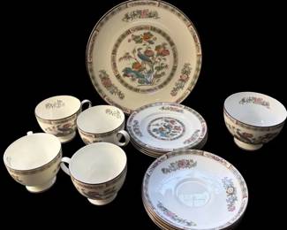 Beautiful Wedgwood Fine China Set  14 Pieces