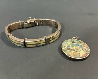 Crushed Stone Bracelet And Pendant