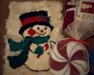 Vintage christmas latch hook rug/wall hanging