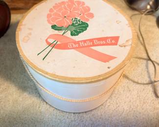 Fox hat in original Halle Bros box with receipt