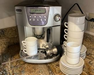 Delonghi Coffee Maker With Mugs