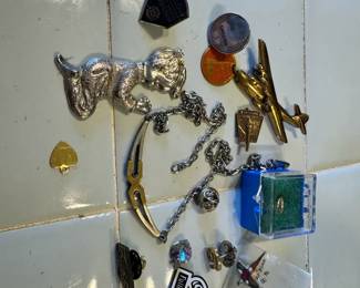Vintage Pins Lapels