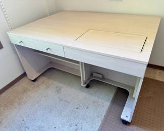 Sewing And Crafting Expandable Table