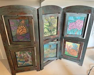 Trifold Glass Partition Screen With Decorative Panes