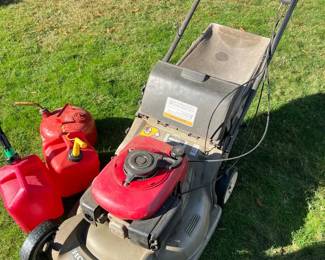 Honda Harmony HRB 215 Hydrostatic Gas Lawn Mower