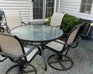 48 Round Glass Top Patio Table 4 Chairs
