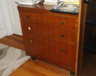 1940/50s chest of drawers