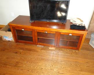 Entertainment cabinet