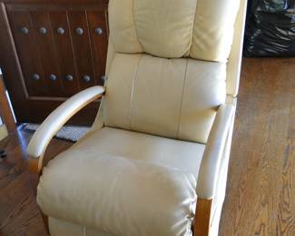 Stressless chairs