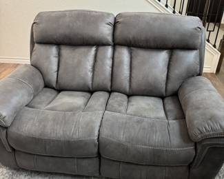 Manual Reclining Love Seat $100