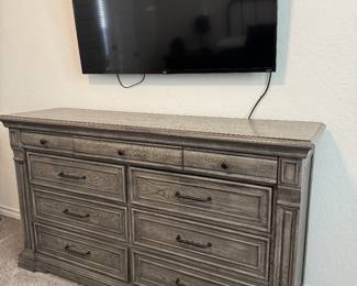9-Drawer Dresser