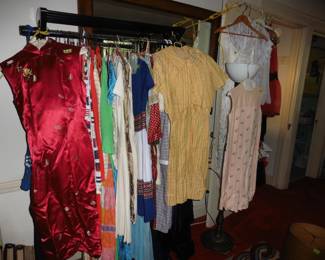 Women's Upscale Vintage Clothing. Nice Selection.