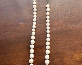Vintage white angel skin coral beaded necklace