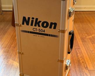 Incredible Nikon AF-S NIKKOR 500mm f/4G ED VR super-telephoto prime lens bundled with its official Nikon aluminum hard case, camo lens cover/coat, tripod foot replacement straps, keys and rear/drop-in filter