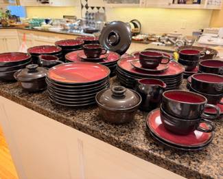 Very cool Mid Century Modern Coupe and Rim Lines dinnerware set by Heath Ceramics, featuring pieces w/ the Redwood and Mojave glazes