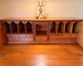 Beautiful antique 18th Century American Chippendale maple wood secretary desk/writing bureau