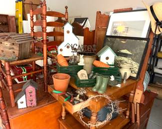 Garden accent items
