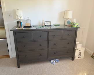 8-drawer dresser, lamps