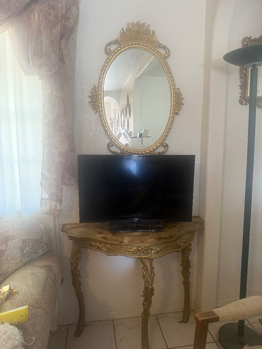 Fillmore Estate Sale in El Paso, TX starts on 10/24/2026