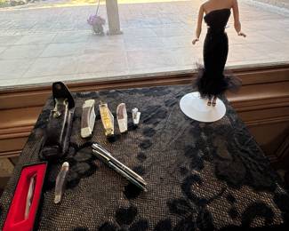 Vintage Barbie & collection of pocket knives