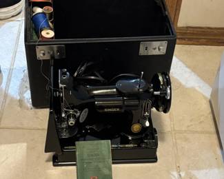 Singer Featherweight 221-1
