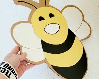 #marelovesu Queen Bee Cut-out Plaque