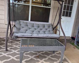 Outdoor swing 