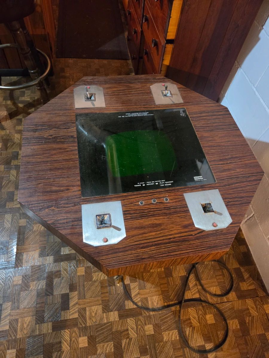 vintage 1970s coin-operated 4-player video game cocktail table