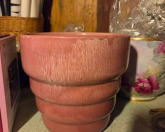 Haeger flower pot