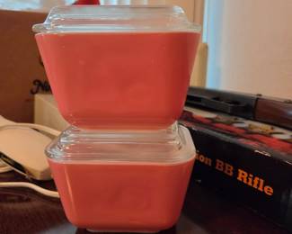 Pink pyrex refrigerator box
