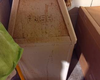 Mcm garbage can