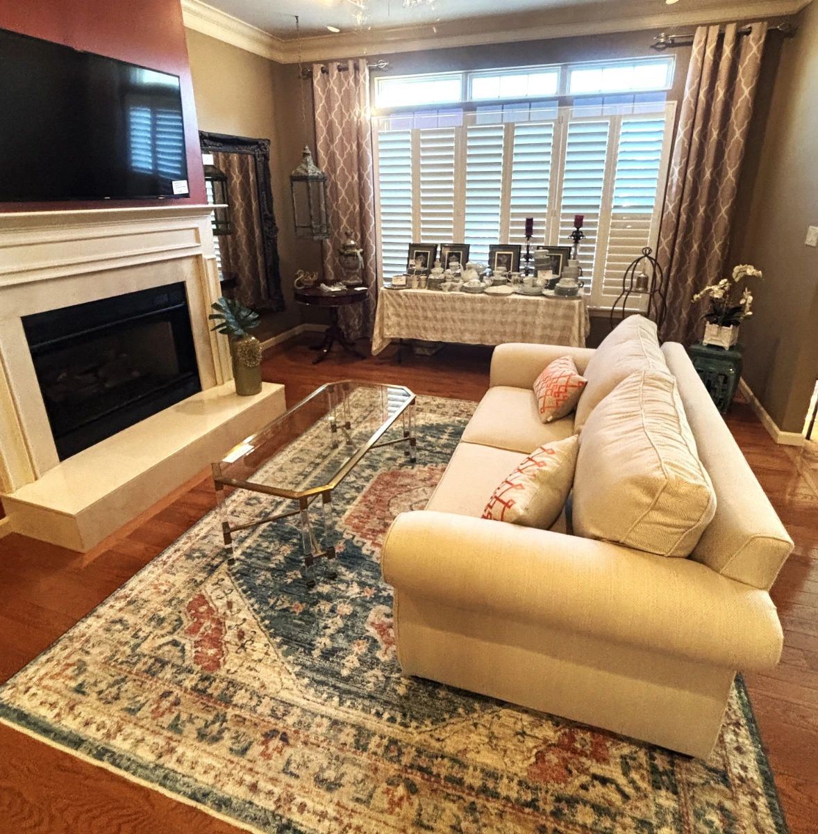 Living room.