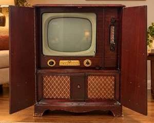  Vintage Majestic Console Television Mid Century Mahogany Cabinet Flame Veneer Doors Radio Dial c1950