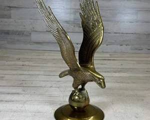 Vintage Leonard Silver Mfg Co Solid Brass Eagle on Globe Round Base Taiwan Americana Statue