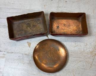 JCLot #42 Vintage Hand Hammered Copper Trinket Dish Lot 2 Rectangular Trays Red Finish Exterior + Etched Flora